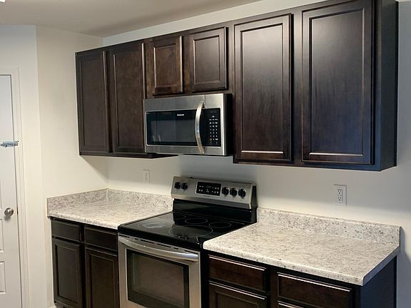 5th image of 519 E Marigold Dr