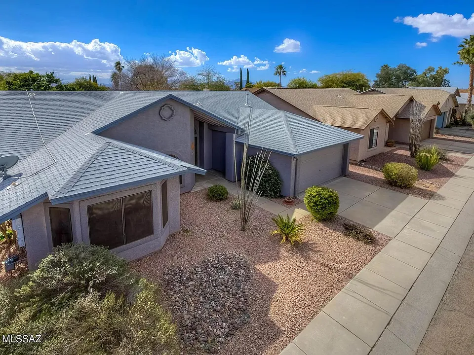 2641 W Camino Hornos