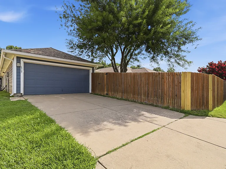 6925 Planters Row Dr — Photo 18