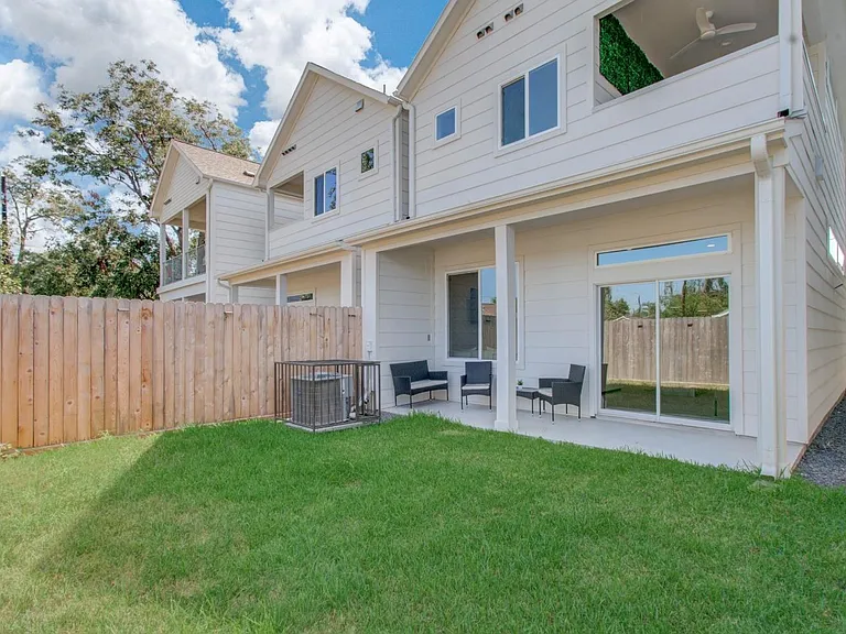 5215 Noble St #B — Photo 29
