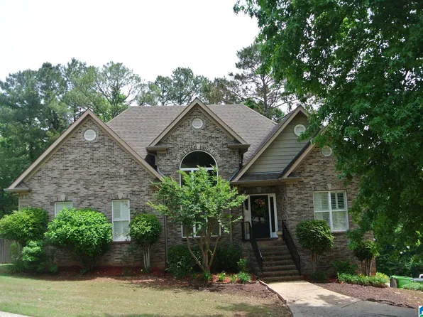 150 Crestview Cir, Trussville, AL 35173