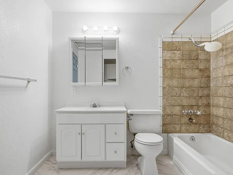 11851 SE 170th Pl #RENTON1 — Photo 23