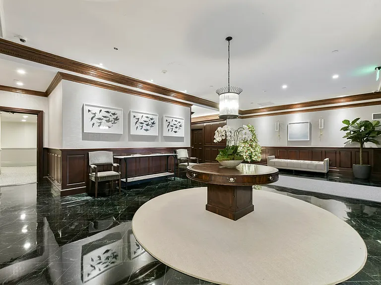 390 Commonwealth Ave — Photo 21