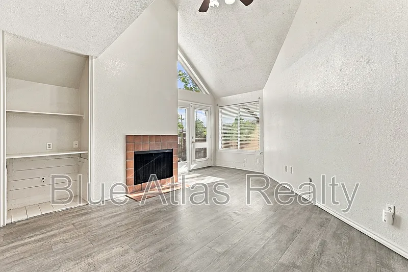 9803 Walnut St — Photo 2