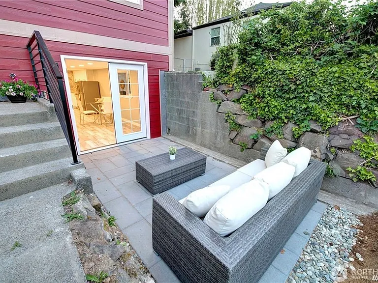 10457 8th Ave SW #A — Photo 3