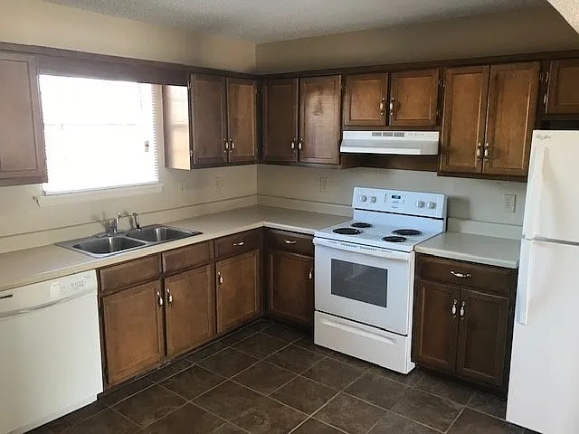41 Carriage Ln #1-8 — Photo 5