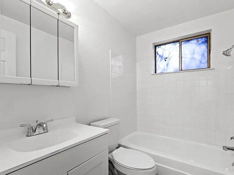 Candlewood Apartments — Photo 7