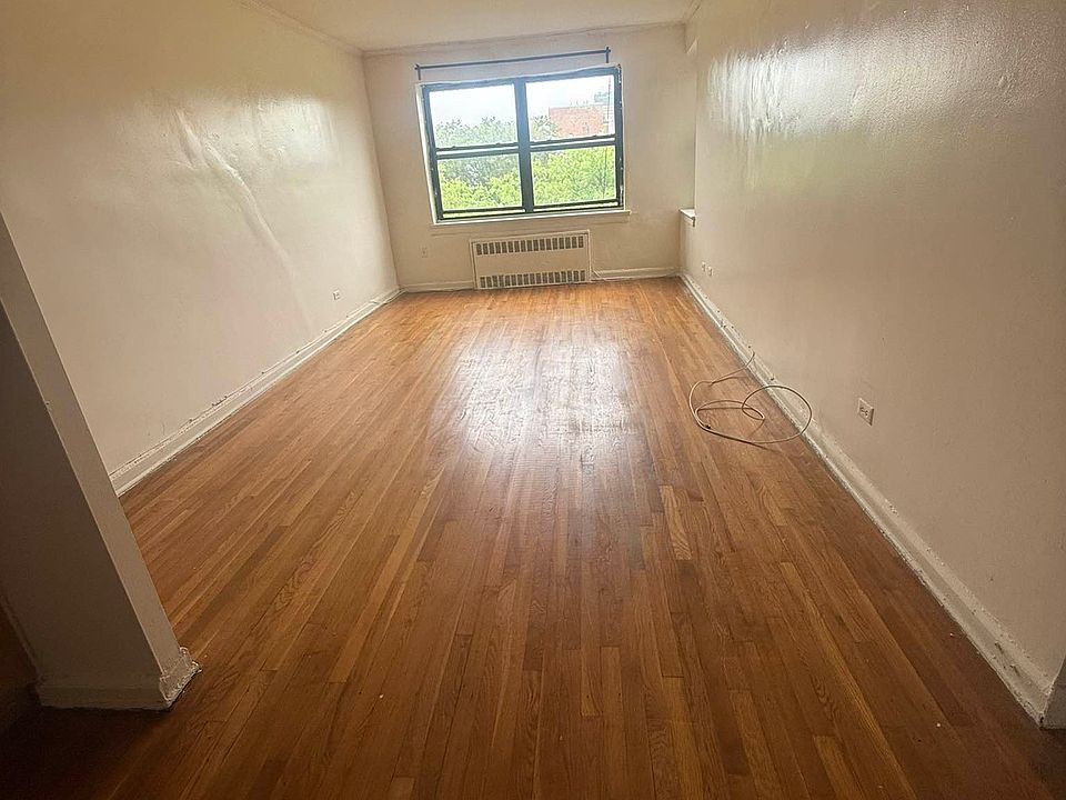 1st image of 48 Saint Pauls Pl #6Z