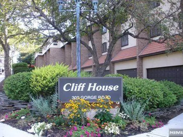 300 Gorge Rd APT 6, Cliffside Park, NJ 07010