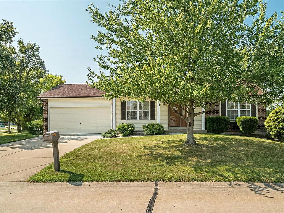 4043 Cambridge Crossing Dr, Saint Charles, MO 63304 | Zillow