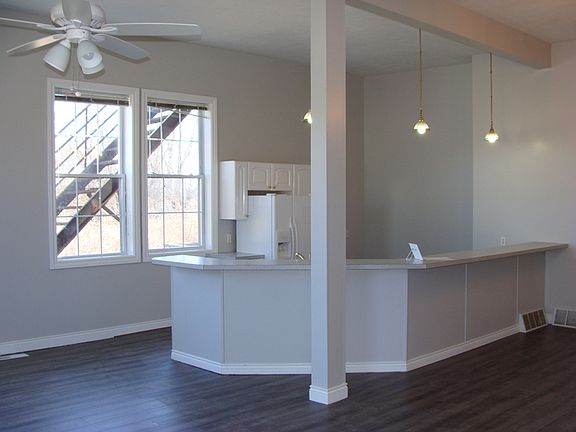 4th image of 16840 Main St #1