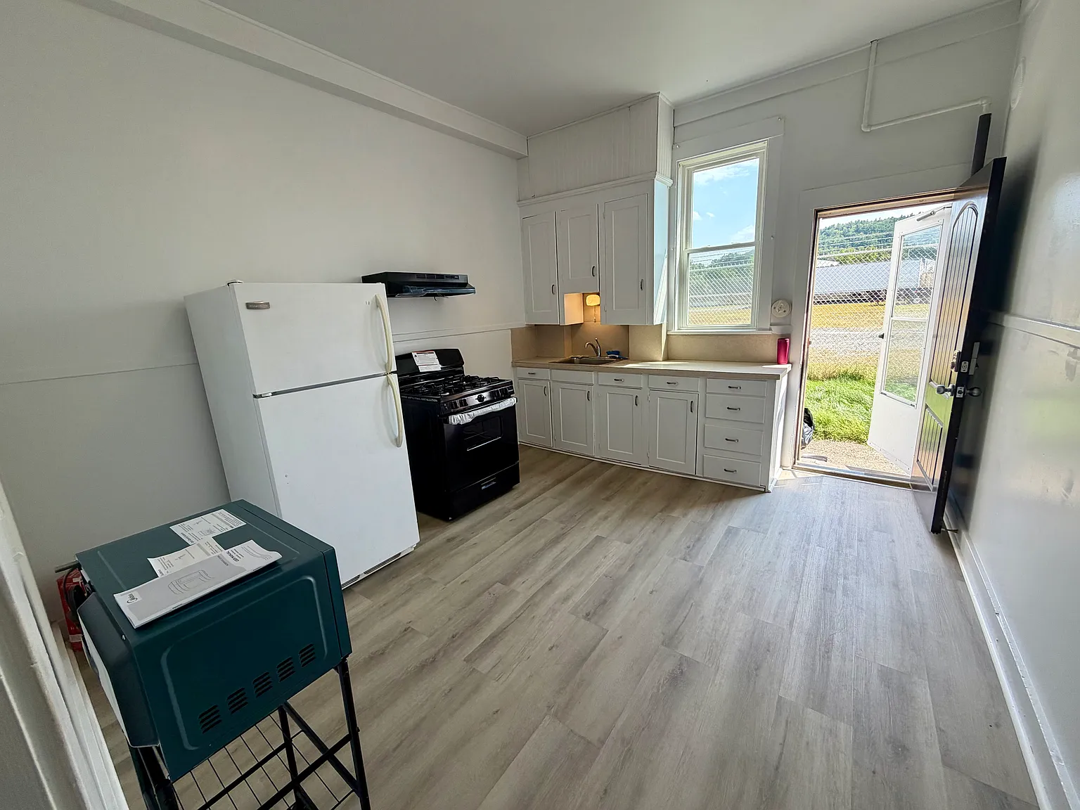 2 bed, 600 sqft, $1,000 — Photo 2
