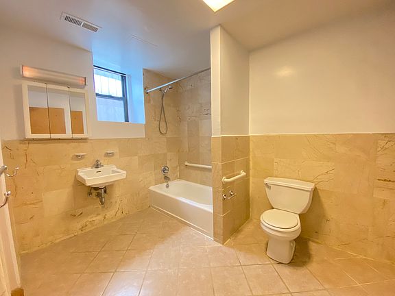 5th image of 1035 Washington Ave APT Gr1