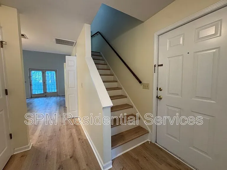 5147 Lampost Cir — Photo 2