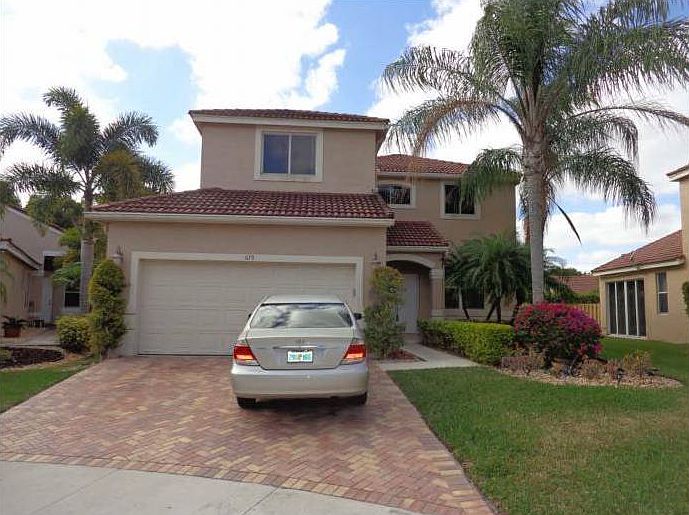 1st image of 679 Lone Pine Ln