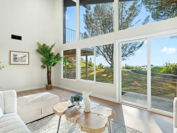 10961 Limetree Dr, Santa Ana, CA 92705