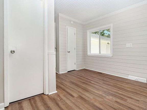 2nd image of 4003 Gary Dr #A
