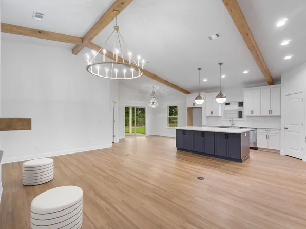 8318 Vickie St, Pensacola, FL 32514