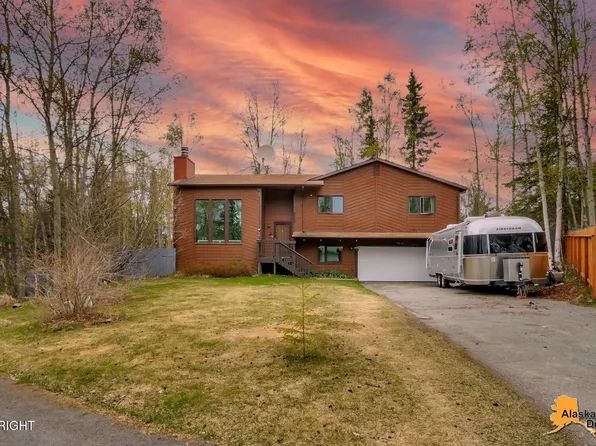 9930 Annette Cir, Eagle River, AK 99577
