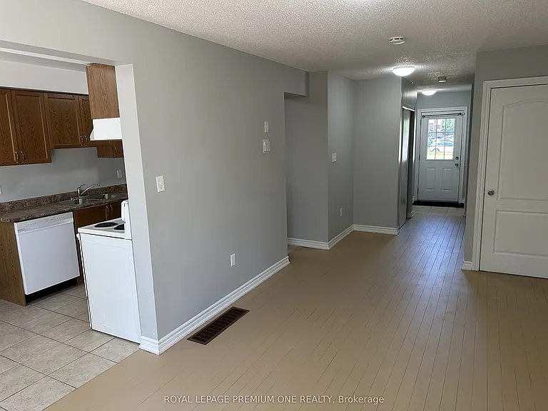 71 Sydenham Wls — Photo 3