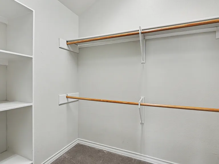 1111 Meadowbrook Dr — Photo 27