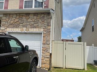 1917 Fuller St NE, Philadelphia, PA 19152