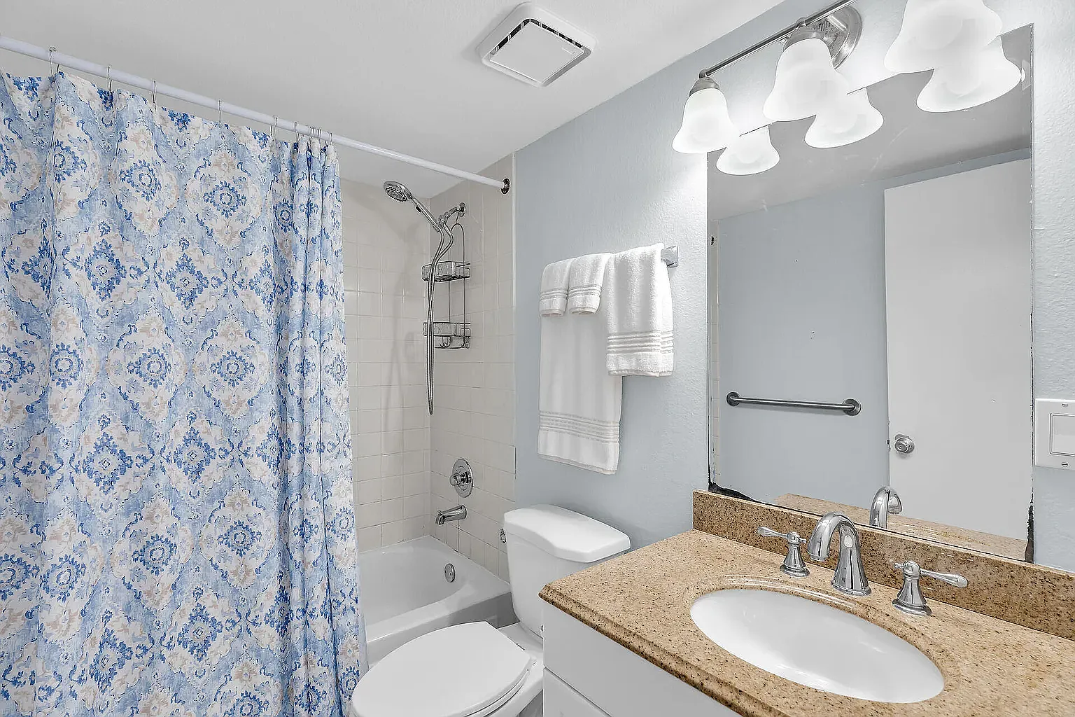 3 bed, 1069 sqft, $1,500 — Photo 2