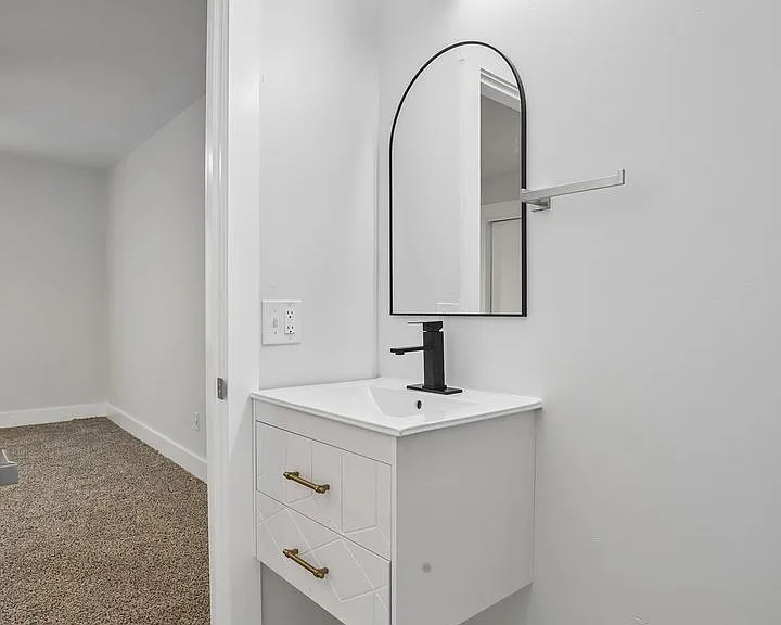 Chateau Apartments - Newly Renovated 1, 2 & 3-Bedrooms at 24th & Hillsboro Village — Photo 37