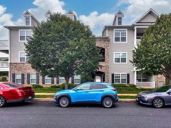 The Villas of Castleton Apartments