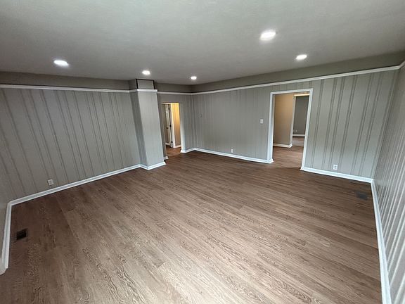 5th image of 920 State St