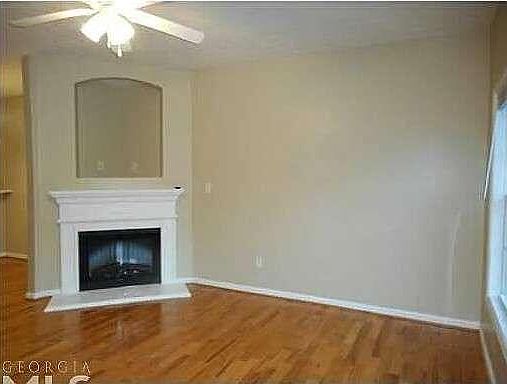 Living room Fireplace