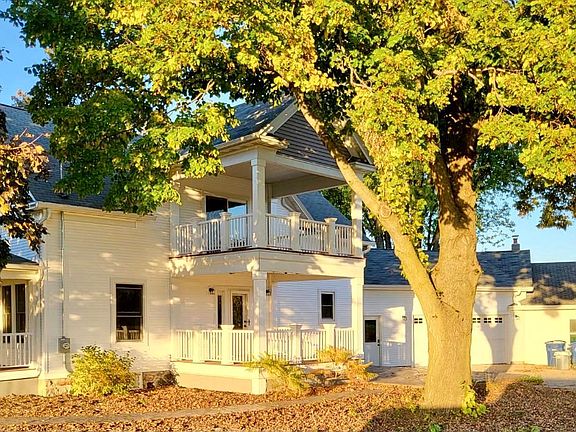 Master Suite Balcony (Upper) Covered Balcony with Patio Large 2.5 Garage