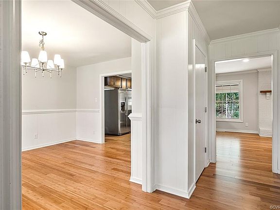 5th image of 7439 Laneview Dr