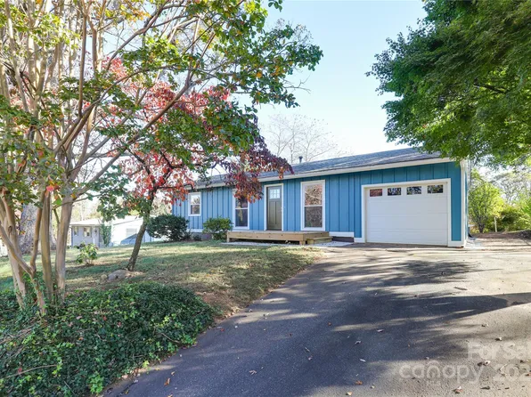 69 1st St, Asheville, NC 28803