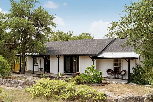 2591 Spring Valley Dr Photo 1