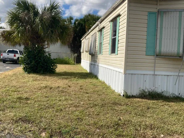 555 4th St #62, Vero Beach, FL 32962
