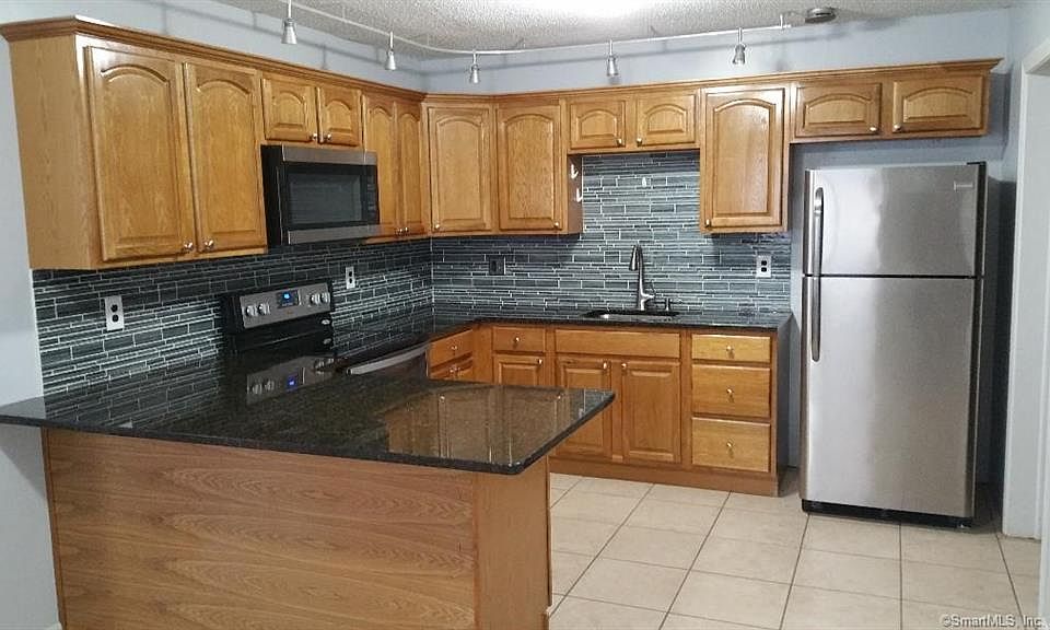 2nd image of 415 Wilson St APT 2