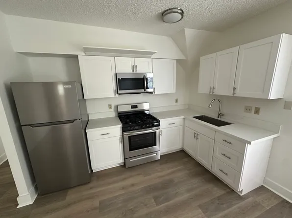 1511 Bath St #4, Santa Barbara, CA 93101