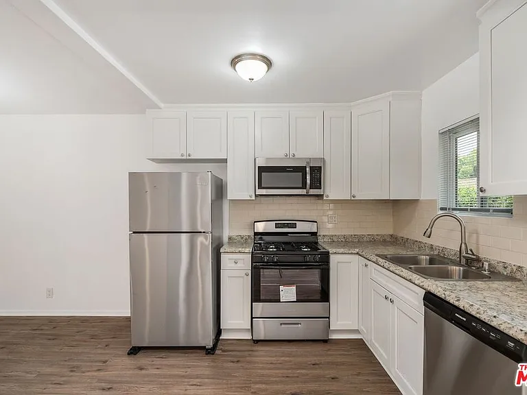 7550 Fountain Ave #2 — Photo 5