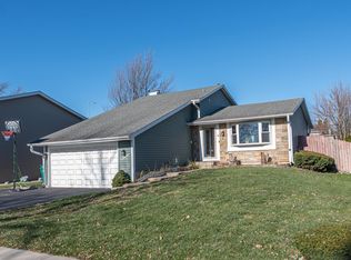 18 Abbeywood Dr, Romeoville, IL 60446