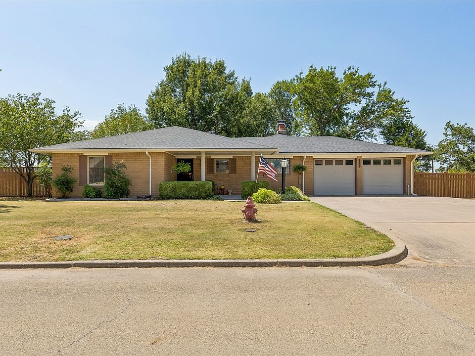 1st image of 1002 Sunset Cir