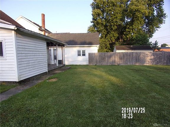 3rd image of 612 W Water St