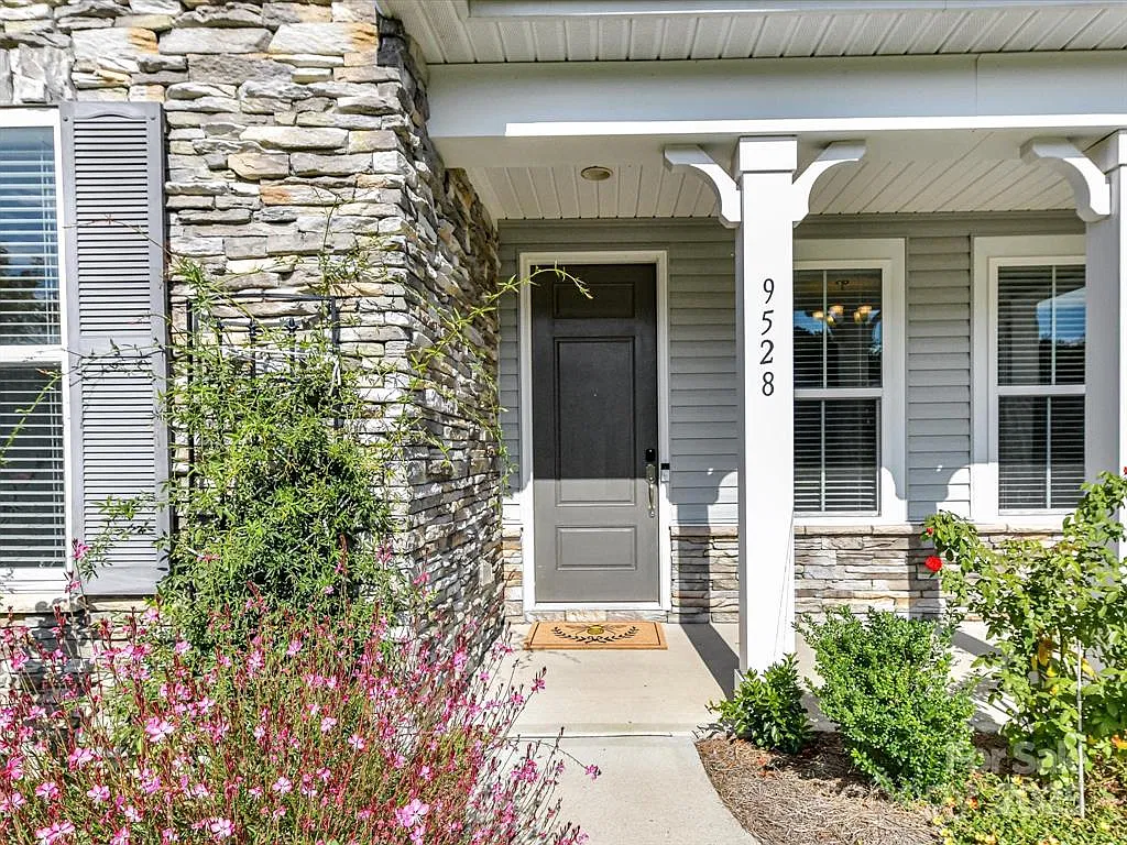 9528 Horsebit Lane - 1 — Photo 4