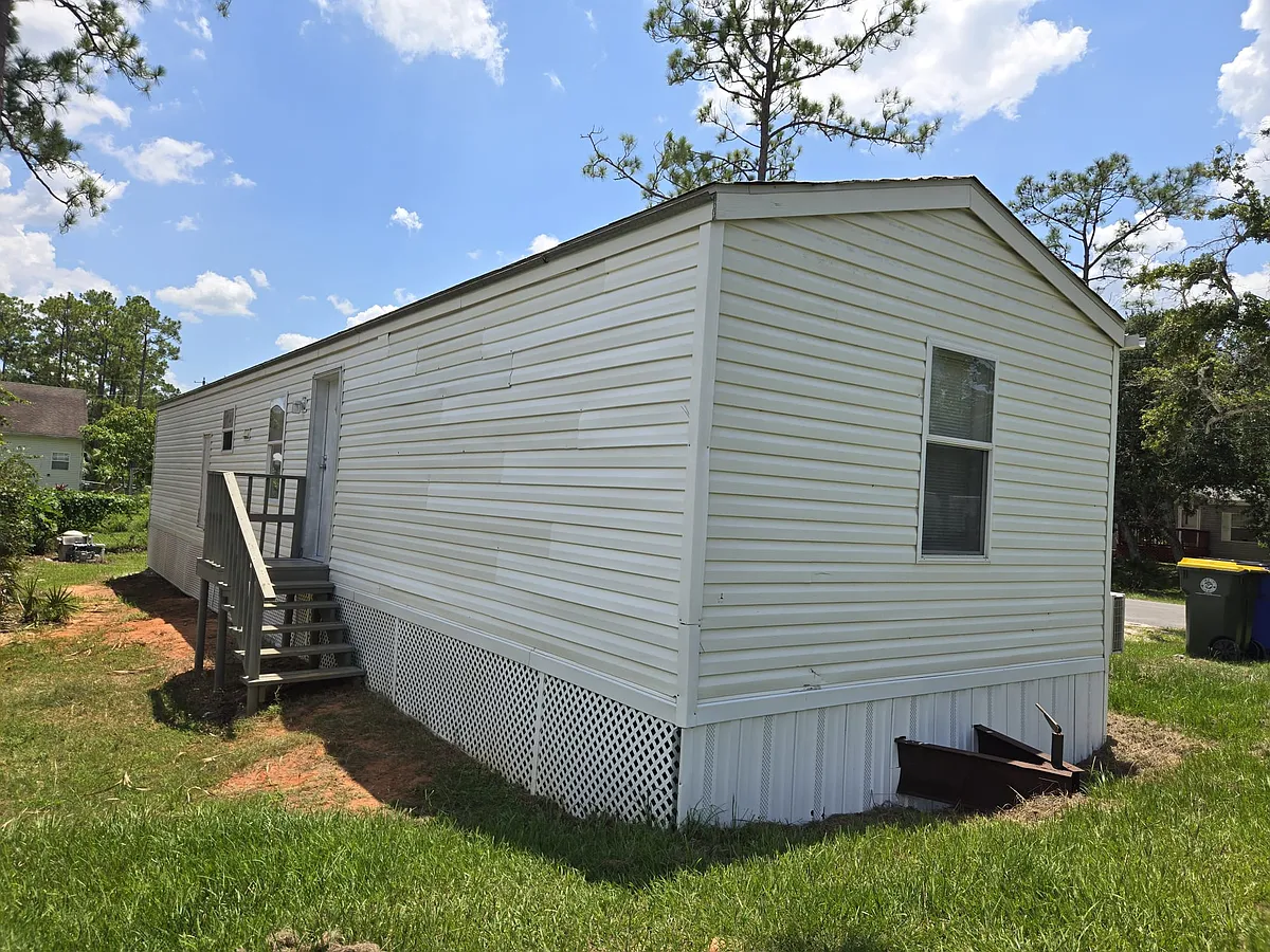 Building Photo - 613 Anna Ave