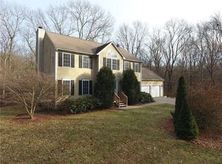 45 Gilbert Stuart Dr, Warwick, RI 02818