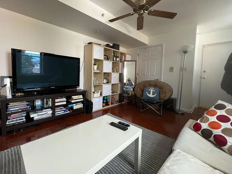 836 S Bond St — Photo 2