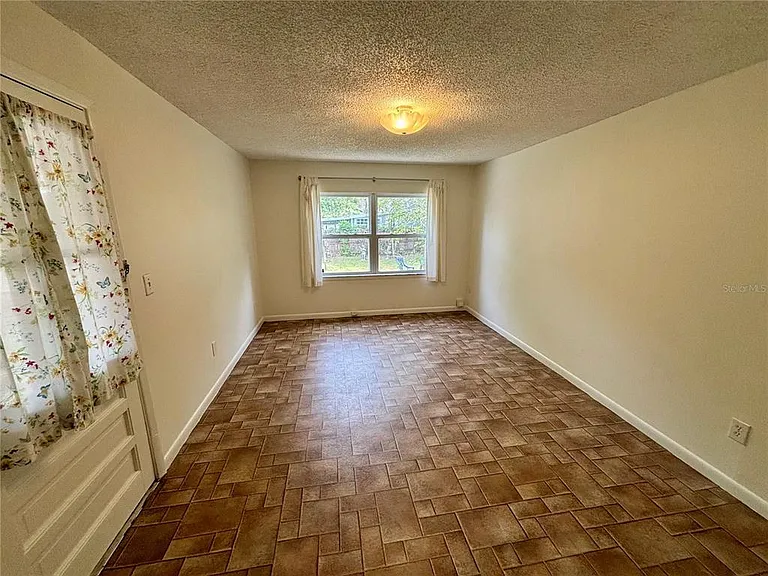 1219 Lake Highland Dr — Photo 12