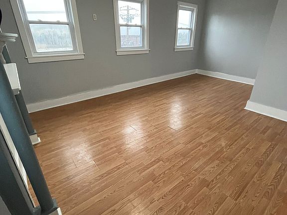 5th image of 378 North St #3