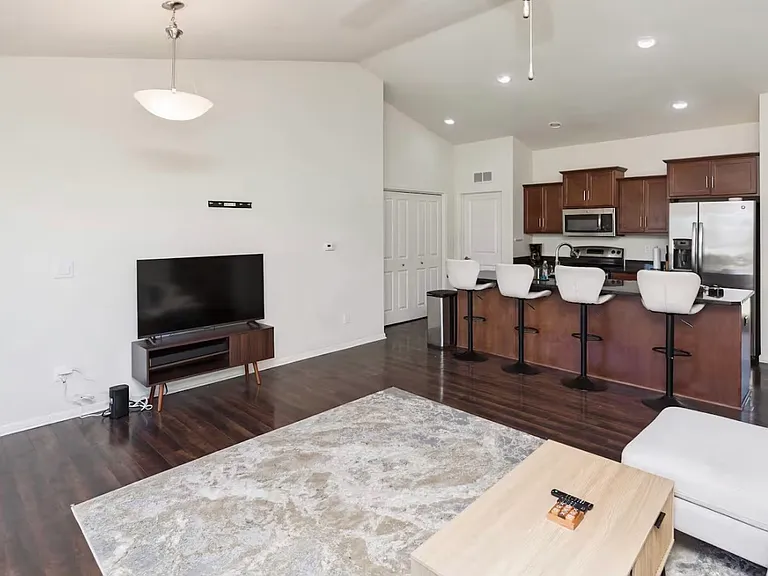 4614 E Valdez Dr #DES — Photo 6