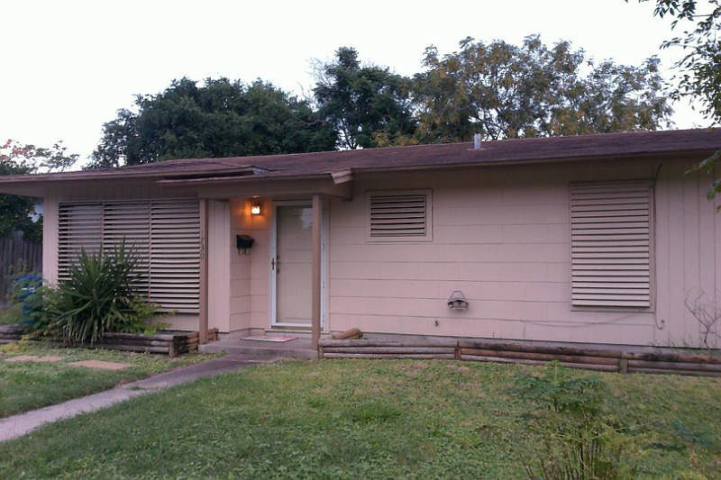1st image of 4730 Broughton Dr